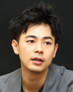 成田凌に兄はいるが双子説はデマ！成田健人の年齢や大学と職業まとめ