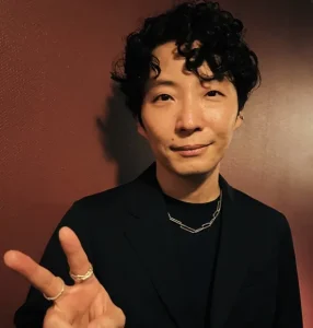 星野源の年収は4億超！7つの収入源の内訳と新垣結衣6億円と比較