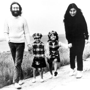 オノヨーコの子供・娘キョーコとショーンの関係