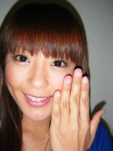 根本はるみの結婚相手の名前・年齢・職業と年収や子供の現在について