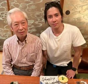 父方の祖父はミリオンセラー作家だった！芸能一家のルーツ